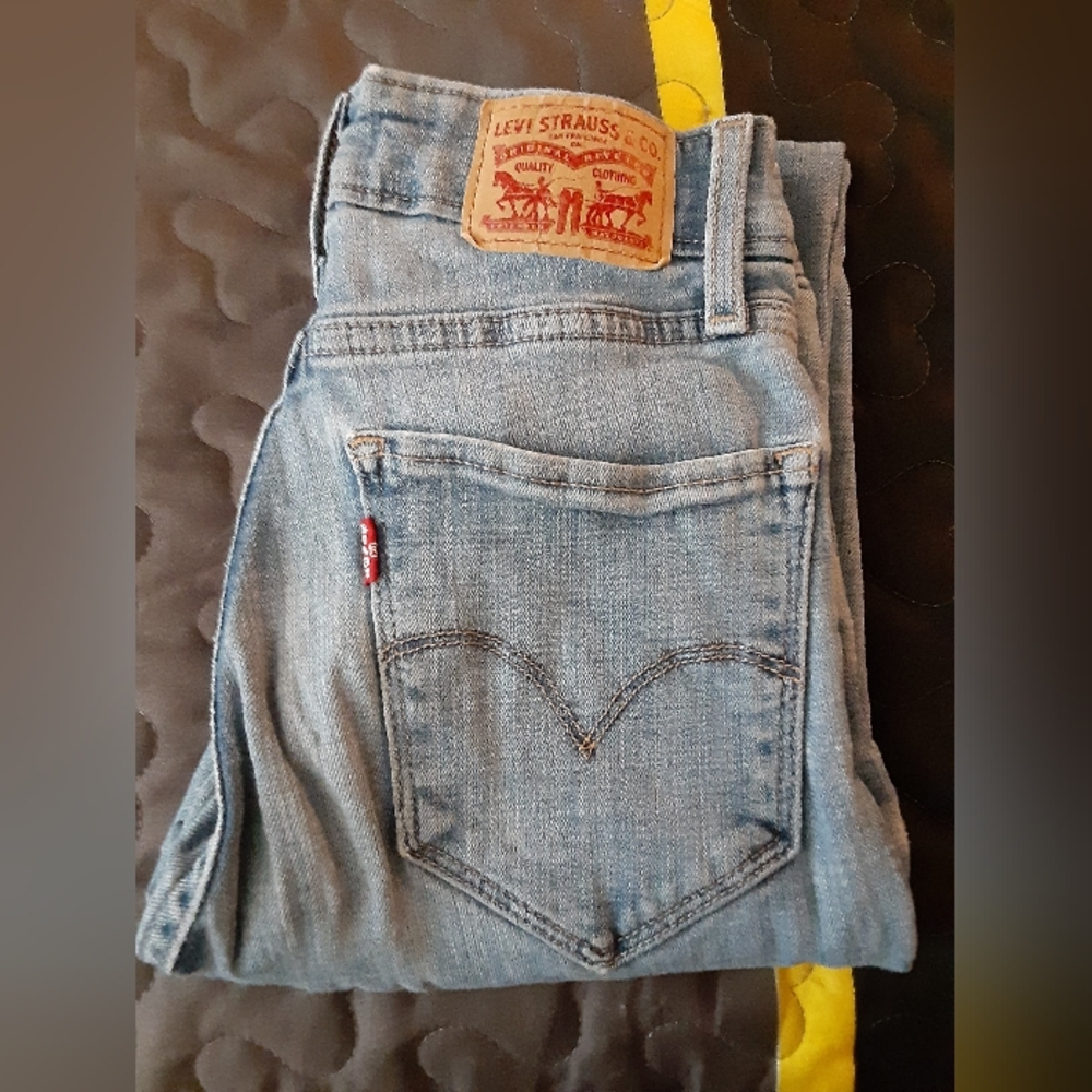 Levi's 725 High Rise Bootcut Jeans Size 24